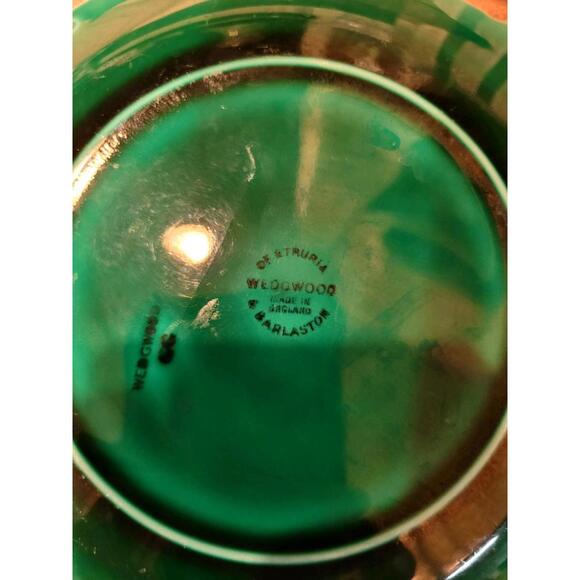 Vintage Wedgewood Cabbage Plate 8 Diameter Made In England Tiny Chip On Back - Picture 2 of 4